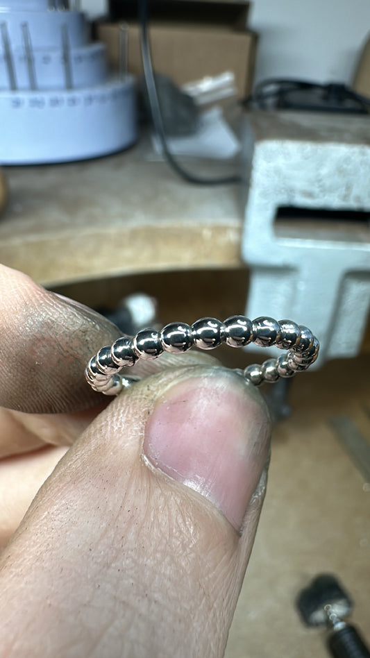 Medium beaded ring silver