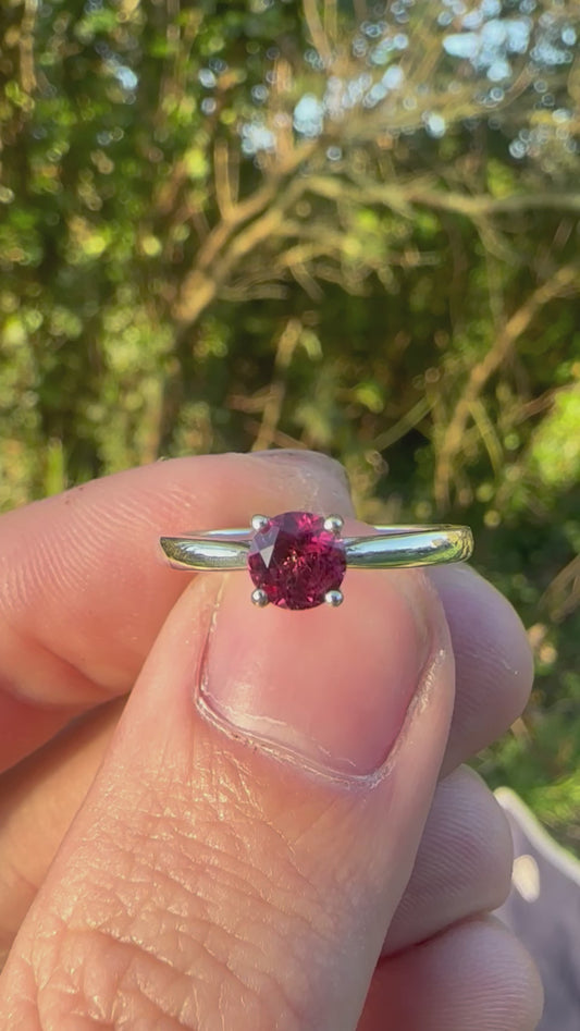 Pink garnet solitaire