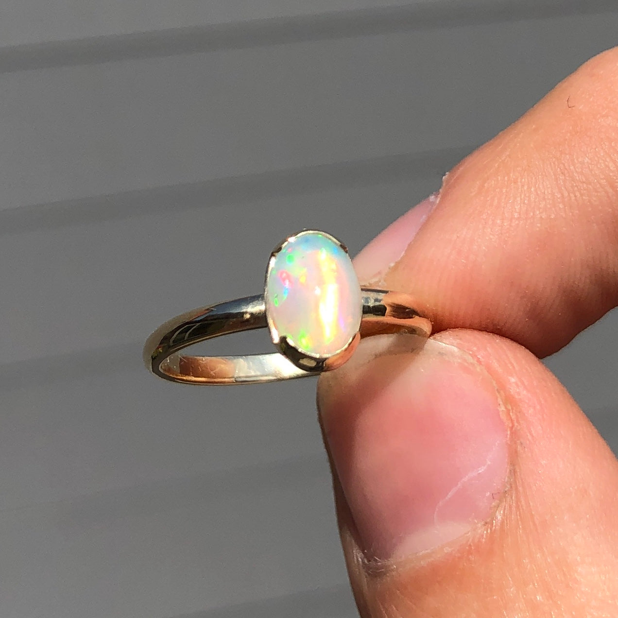 Opal gold ring